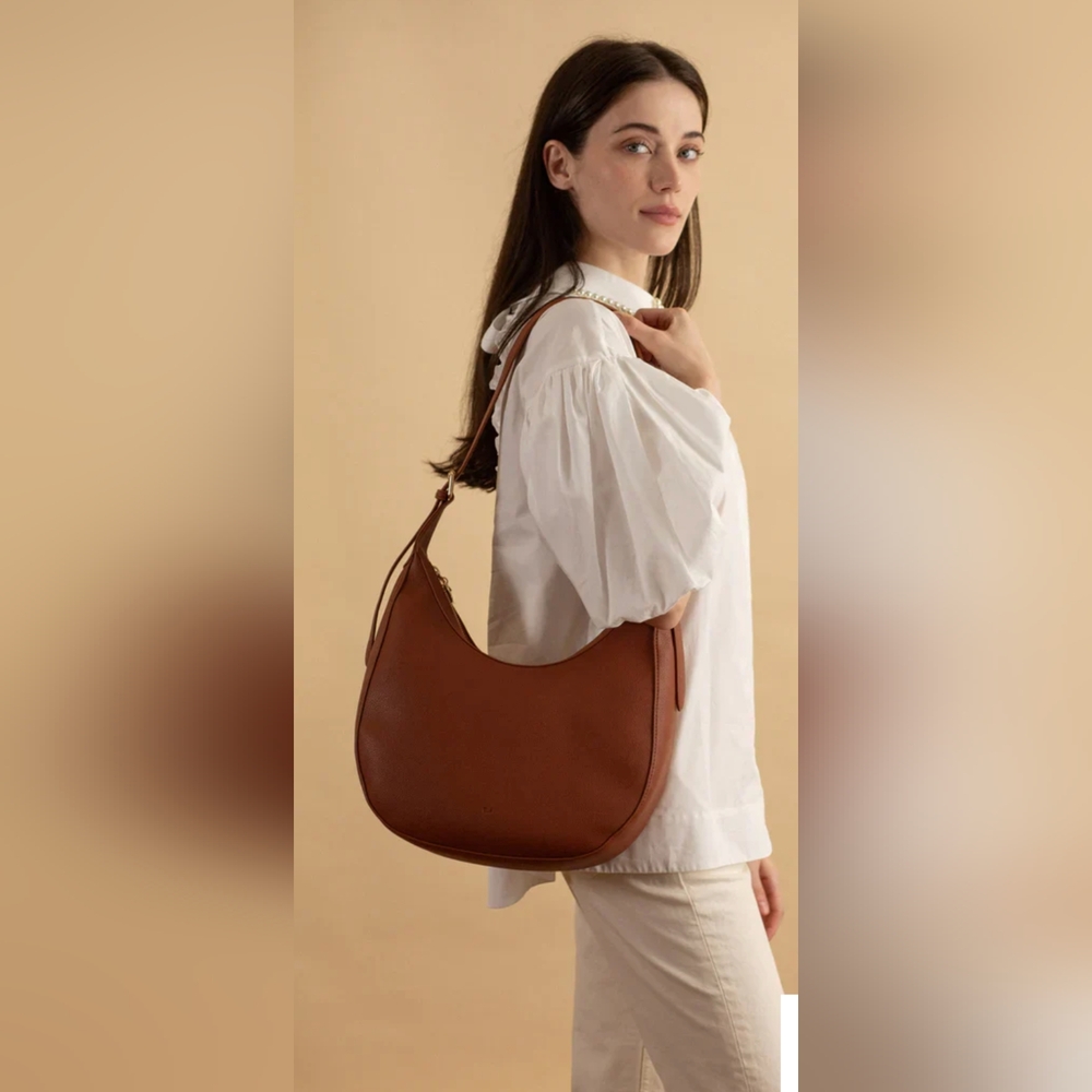 NWT Ela Hobo Bag in Walnut Pebble